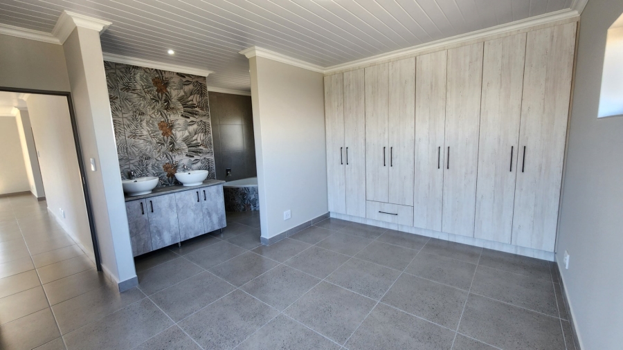 3 Bedroom Property for Sale in Dana Bay Western Cape